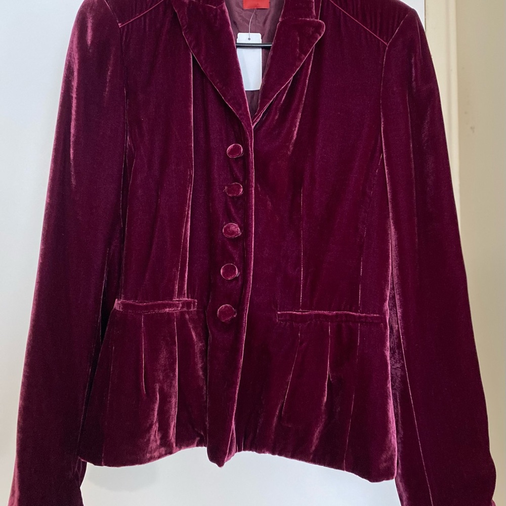 Olsen Europe Burgundy Velvet blazer Size M